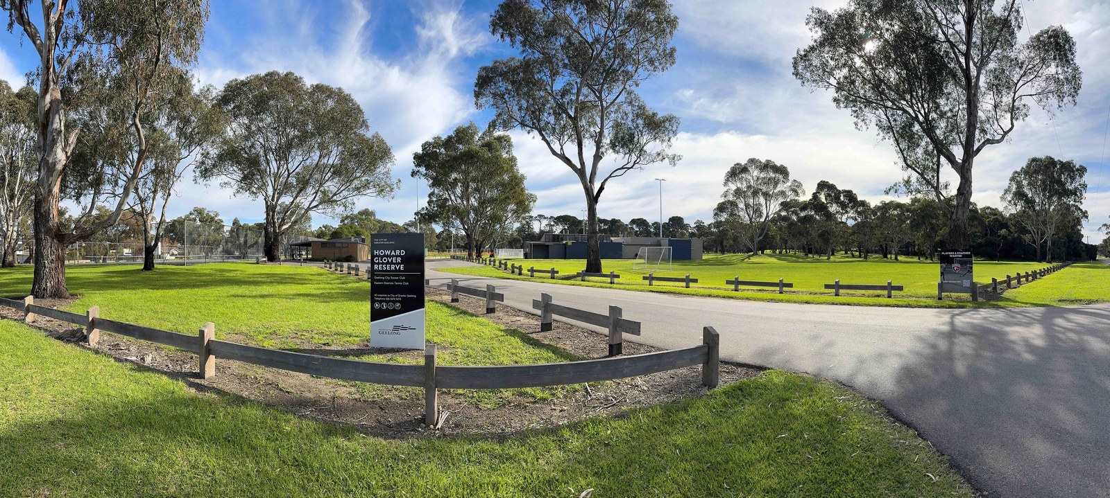 Entrance to Howard Glover Reserve