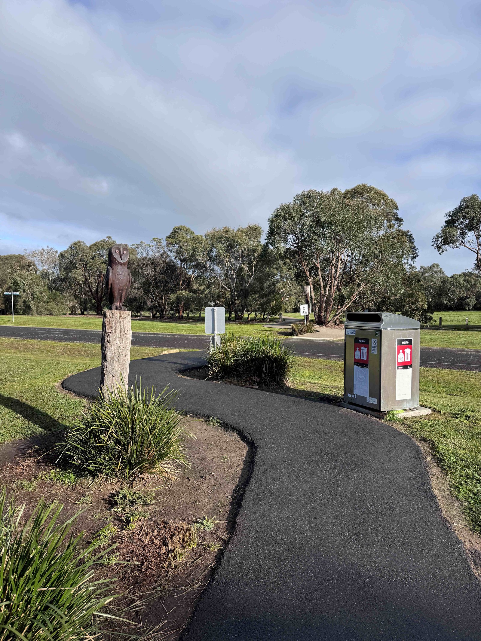 Path and road crossing at Daniel Drive near Moriac Newling Reserve